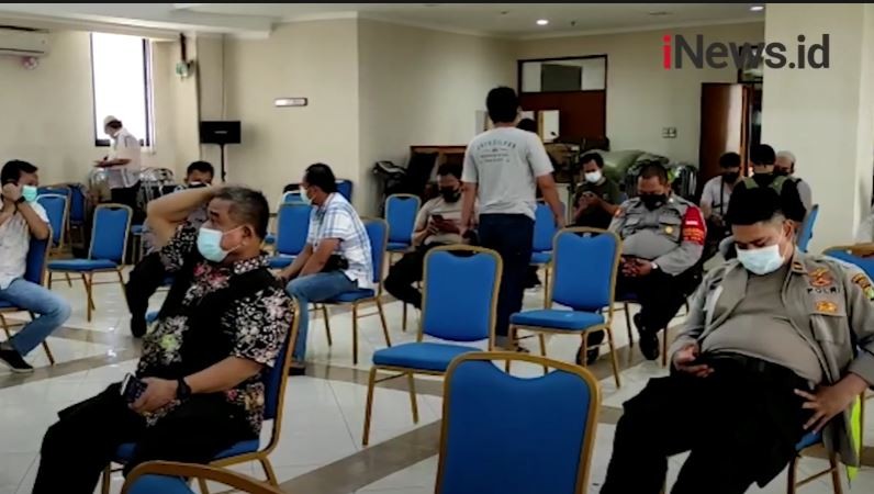 Personel Polres Agam Diminta Bawa 10 Peserta Vaksinasi Covid