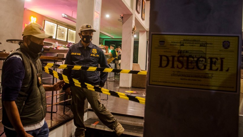 Kena Sidak, Tempat Hiburan Malam di Kota Bandung Disegel Satgas Covid-19 - Bagian 1