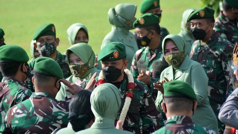 Tradisi Penyambutan Pangdam IV/Diponegoro Baru - Bagian 3