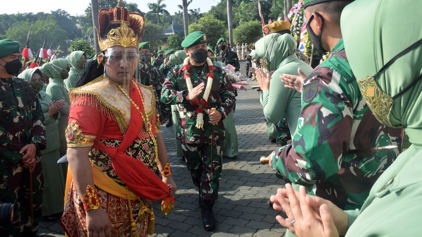 Tradisi Penyambutan Pangdam IV/Diponegoro Baru - Bagian 2