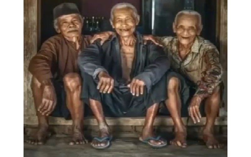 3 Kakek Bersahabat Sejak Kecil Hidup Rukun dan Damai Viral di Medsos