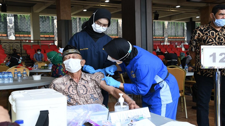 title Relawan Covid Babel Bentuk Tim Medical Intelligence Bantu Percepat Proses Vaksinasi Relawan Covid Babel Bentuk Tim Medical Intelligence Bantu Percepat Proses Vaksinasi