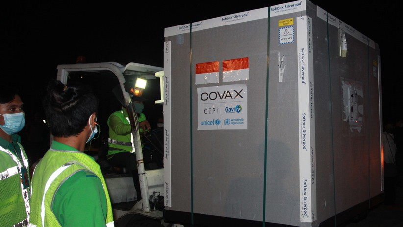 1,1 Juta Vaksin Covid-19 AstraZeneca Tiba di Indonesia - Bagian 2