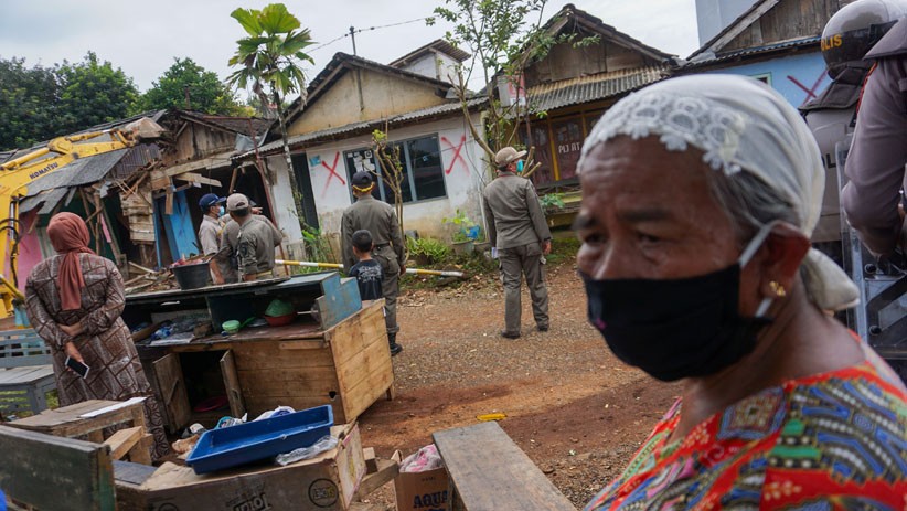 Kios-Kios di Jalur Pantura Dibongkar untuk Bangun Gedung Islamic Center - Bagian 2