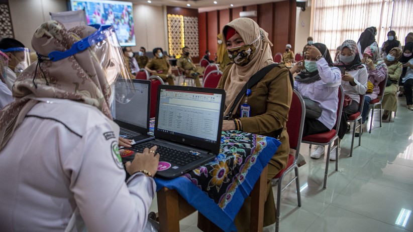 800 Guru di Palembang Disuntik Vaksin Covid-19 - Bagian 3