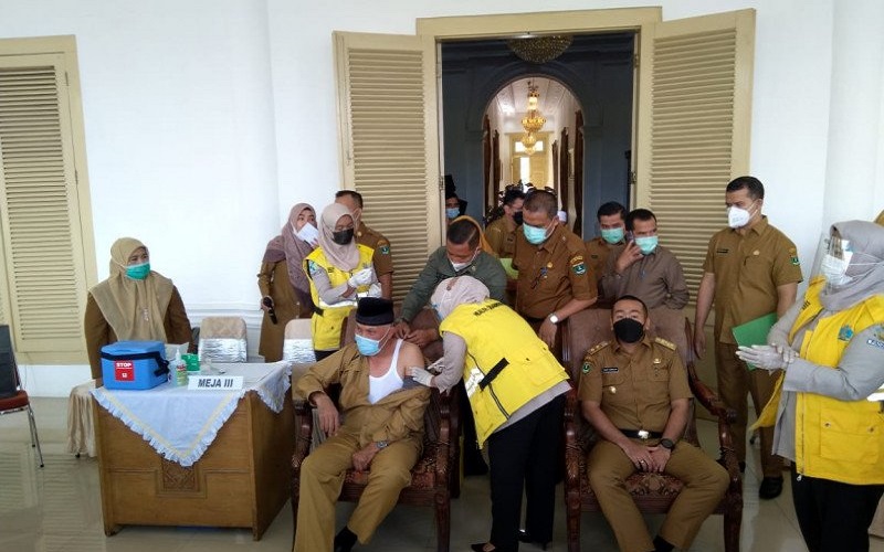 Gubernur dan Wagub Sumbar Disuntik Vaksin Covid-19 Hari Ini