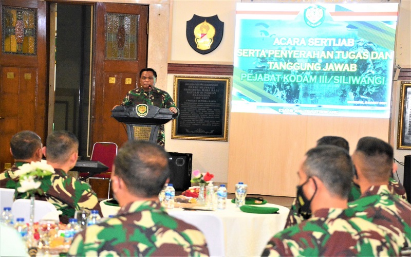 Wariskan Nilai-nilai Siliwangi, Pangdam Pimpin Tradisi Terima dan Lepas Perwira