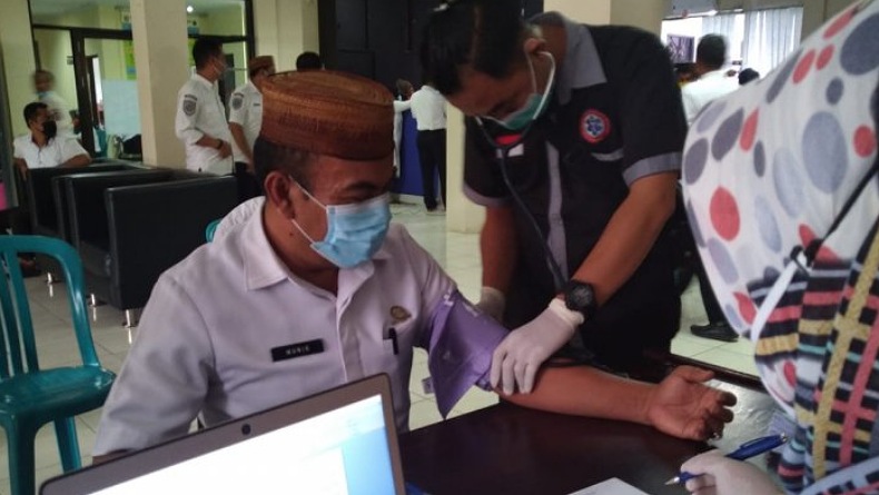 Dinkes Gorontalo Gelar Vaksinasi di 3 Instansi, Diikuti 112 Orang 