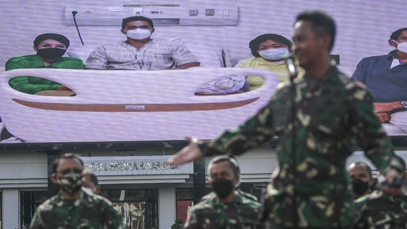Dikenalkan Jenderal Andika, Ini Penampilan Serda Aprilia Manganang Berjenis Kelamin Pria - Bagian 3