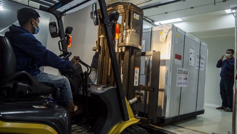 Vaksin Covid-19 AstraZeneca Dibawa ke Bio Farma Bandung - Bagian 2