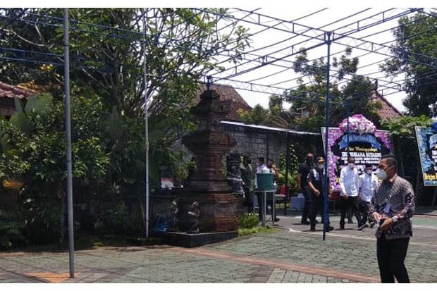 title Jokowi Melayat Ibunda Sekjen PDIP Hasto Kristiyanto Jokowi Melayat Ibunda Sekjen PDIP Hasto Kristiyanto