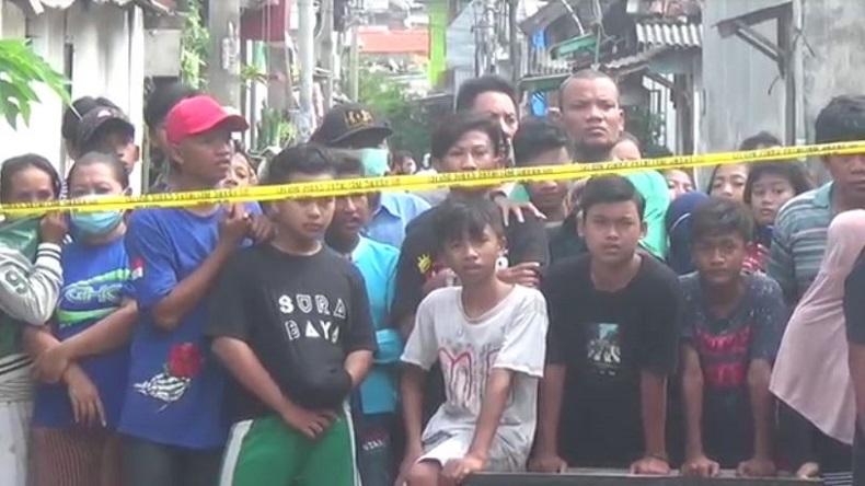 title Pria Asal Sampang Tewas Bersimbah Darah di Jalan, Diduga Dibunuh Pria Asal Sampang Tewas Bersimbah Darah di Jalan, Diduga Dibunuh