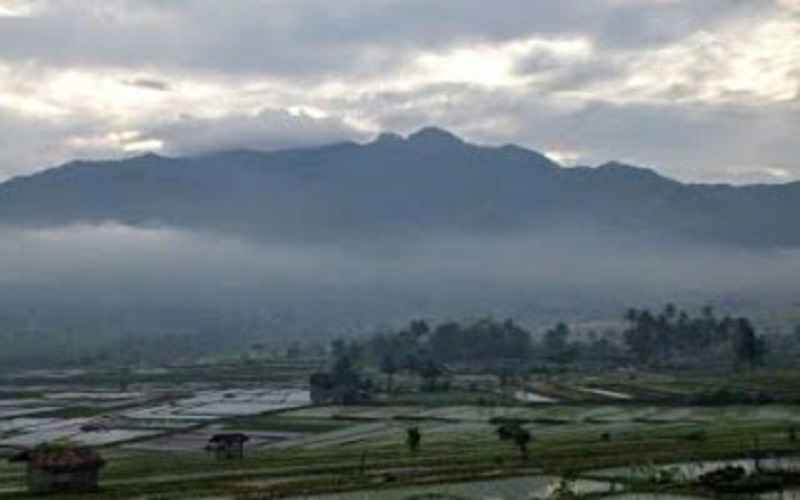 Tanjakan "Maut" Cae, Jalur Alternatif di Punggung Gunung Cakrabuana, Curam dan Berkelok