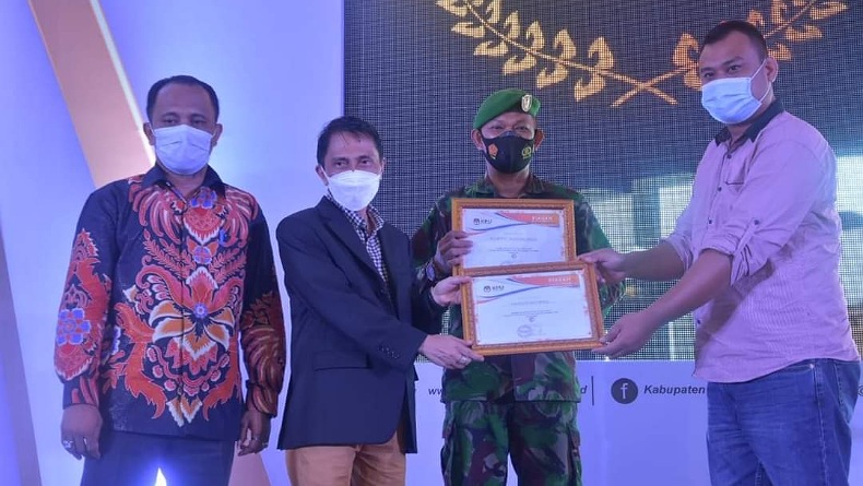 Berikan Penghargaan, Bupati: KPU Kunci Sukses Demokrasi di Kabupaten Gorontalo