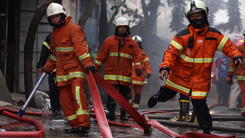 Kebakaran di Agam, Rumah dan Mobil Kijang Hangus Terbakar