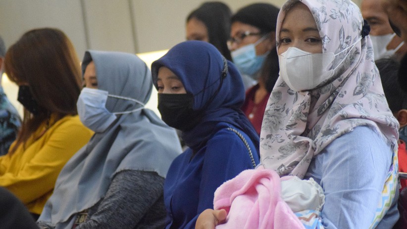 Suasana Haru Pemberian Santunan Keluarga Prajurit TNI Gugur di Medan Operasi - Bagian 3