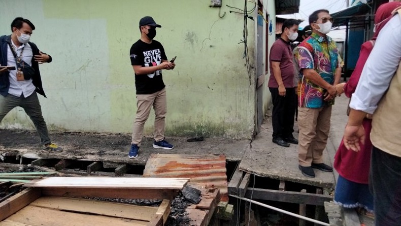 Gubernur Kaltara Salurkan Bantuan untuk Korban Kebakaran di Tarakan: Maaf karena Terlambat 