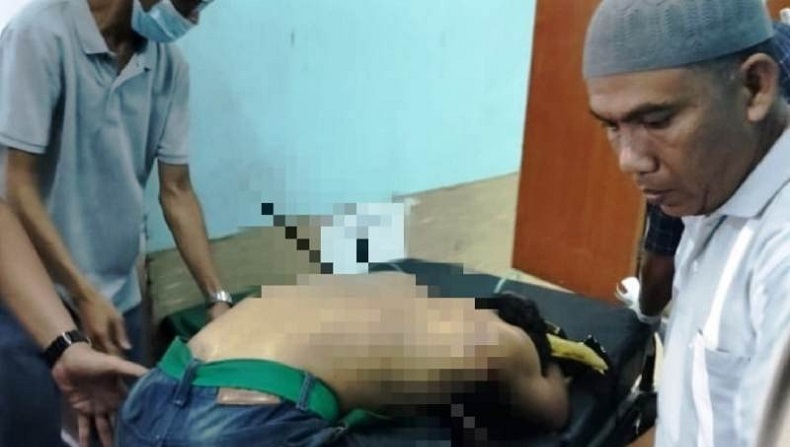 title Ngeri, Pekerja Bangunan Masjid di Aceh Barat Jatuh dan Tertancap Besi saat Pasang Kubah Ngeri, Pekerja Bangunan Masjid di Aceh Barat Jatuh dan Tertancap Besi saat Pasang Kubah