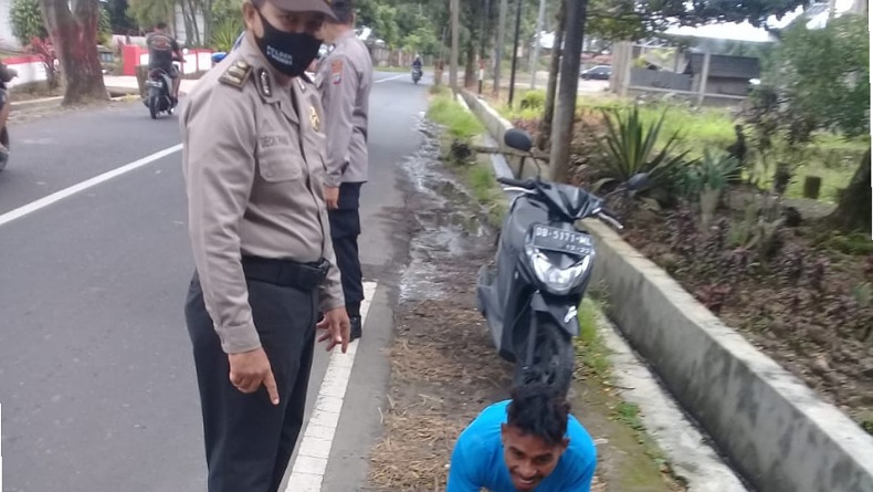 Polisi Disiplinkan Pengendara di Minahasa Utara terkait Prokes