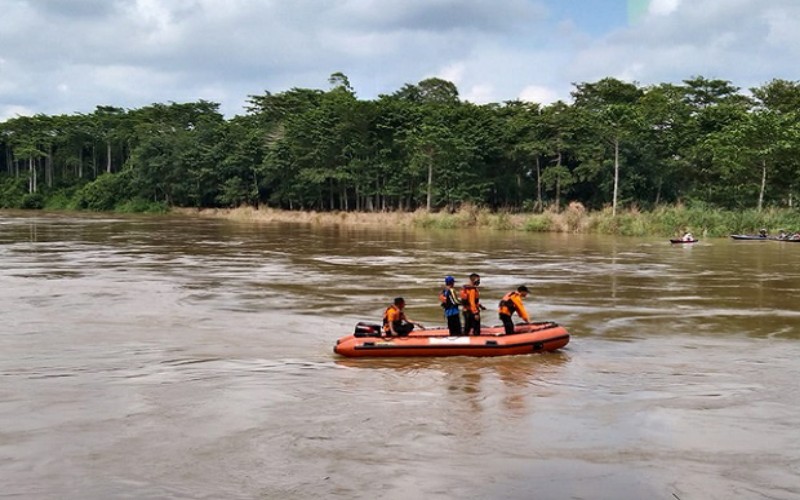 Perahu Oleng, Nelayan Tenggelam dan Hilang di Sungai Ogan