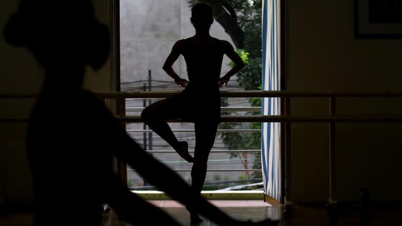 Mengobati Rindu, Para Penari Balet Kembali Berlatih Secara Tatap Muka - Bagian 3