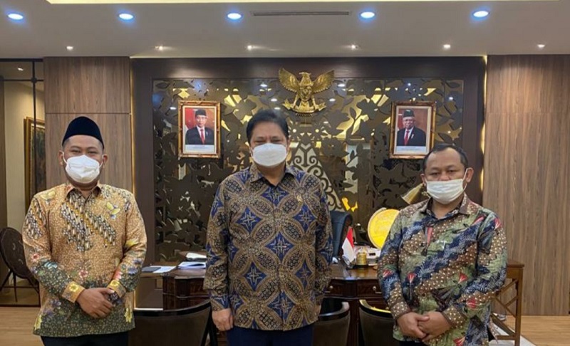 title Temui Airlangga, Bupati Yani Minta JIIPE Buka Lapangan Kerja untuk Warga Gresik Temui Airlangga, Bupati Yani Minta JIIPE Buka Lapangan Kerja untuk Warga Gresik