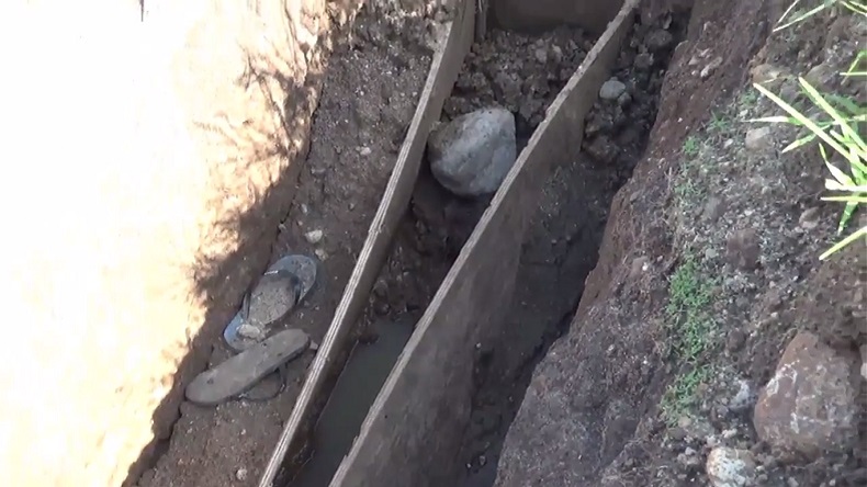 title 7 Makam Pasien Covid di Parepare Dibongkar, Ada Sandal Tertinggal di Liang Lahat 7 Makam Pasien Covid di Parepare Dibongkar, Ada Sandal Tertinggal di Liang Lahat