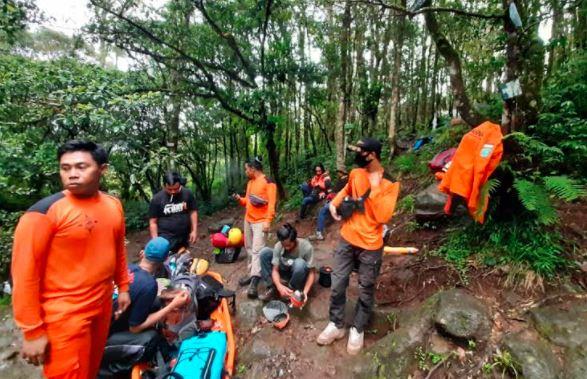 6 Pendaki Gunung Lompobattang Gowa Dievakuasi, 1 Orang Cedera Jatuh ke Jurang