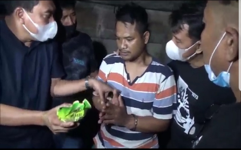 title Polrestabes Medan Gagalkan Peredaran 2 Kg Sabu, Rencana Diedarkan di Jawa Timur Polrestabes Medan Gagalkan Peredaran 2 Kg Sabu, Rencana Diedarkan di Jawa Timur