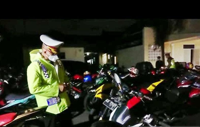 Polisi Sita Ratusan Sepeda Motor Knalpot Brong di Solo