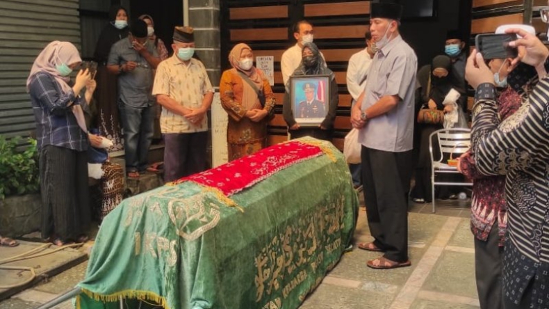 Mantan Kajati Sumbar Tutup Usia, Dimakamkan di Padang