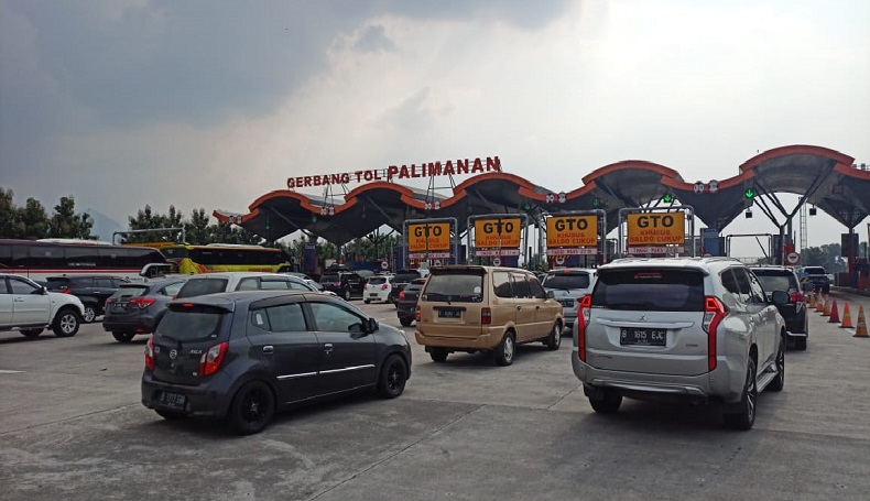 Lalulintas di Tol Cipali Terpantau Ramai Lancar, Pengendara Diminta Hati-Hati