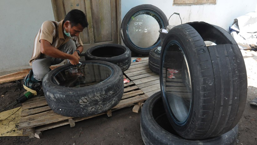 Kreatif, Perajin Ini Ubah Ban Bekas Jadi Akuarium - Bagian 2