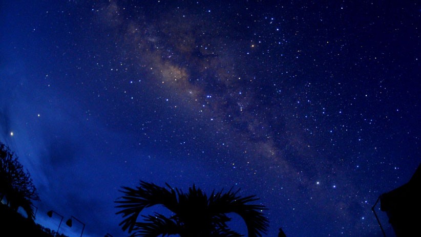 Penampakan Bima Sakti Terlihat Jelas di Atas Langit Bali saat Hari Raya Nyepi - Bagian 2