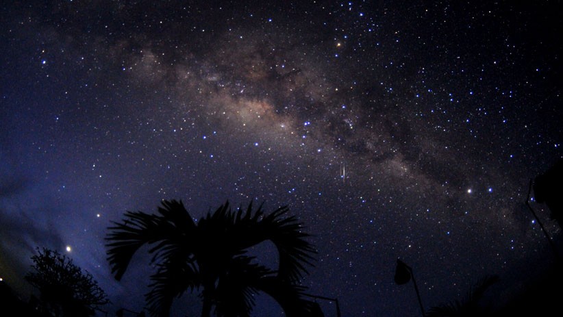 Penampakan Bima Sakti Terlihat Jelas di Atas Langit Bali saat Hari Raya Nyepi - Bagian 1