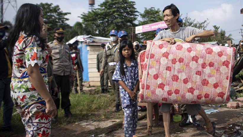 Bangunan Liar Kawasan Jakabaring Dibongkar Satpol PP - Bagian 3