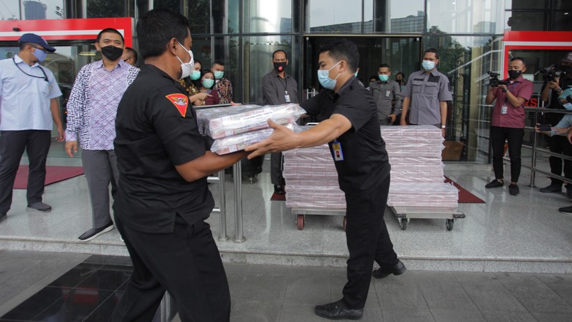 KPK Pamer Uang Rp52,3 Miliar Hasil Dugaan Suap Mantan Menteri KKP Edhy Prabowo - Bagian 2