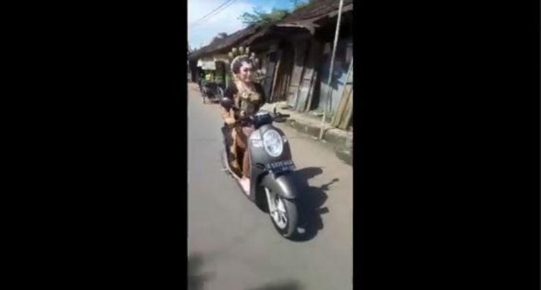 Viral Video Pengantin Perempuan Naik Motor di Pekalongan, Begini Faktanya 