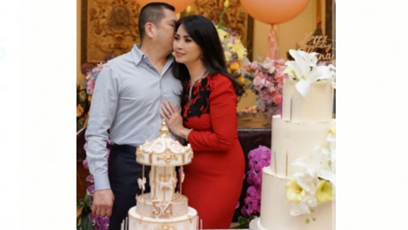 Momen Romantis HT Berikan Ucapan Selamat Ulang Tahun untuk sang Istri Liliana Tanoesoedibjo - Bagian 2