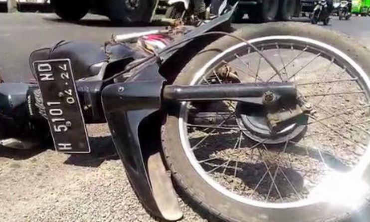 Terlindas Truk Pengangkut Pasir, Pengendara Motor Tewas di Pantura Kendal 