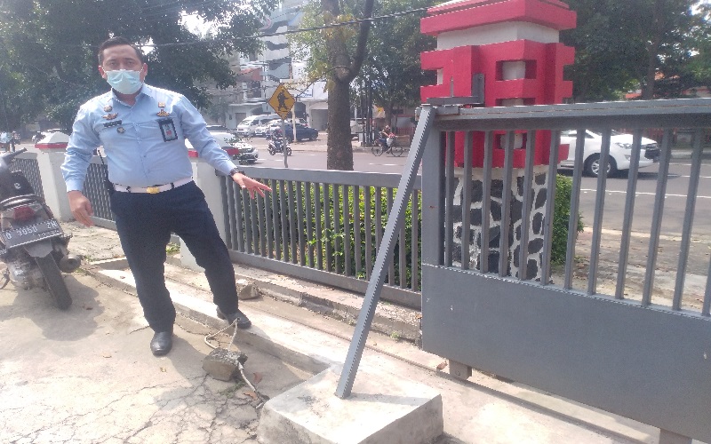title Ini Kronologi Upaya Penyelundupan 31 Paket Sabu ke Rutan Kebonwaru Bandung Ini Kronologi Upaya Penyelundupan 31 Paket Sabu ke Rutan Kebonwaru Bandung