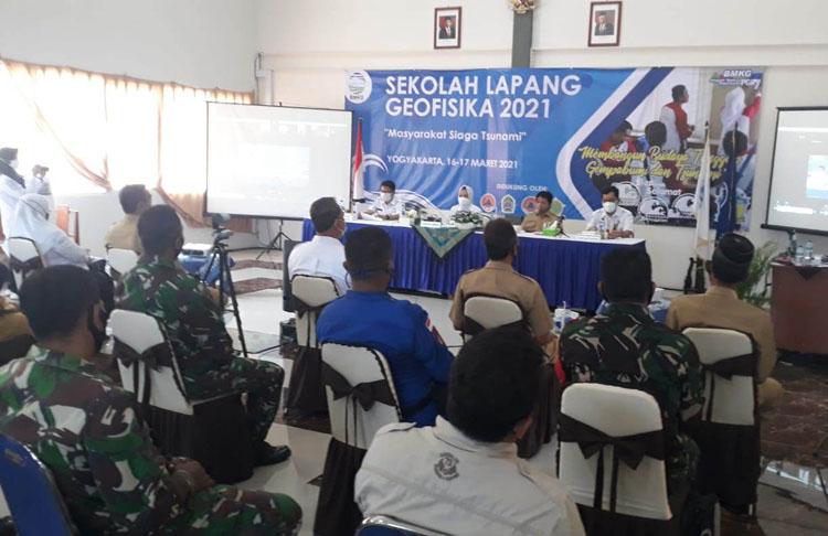 Potensi Tsunami Ancam Pesisir Selatan DIY, BMKG Gelar Sekolah Lapang Geofisika