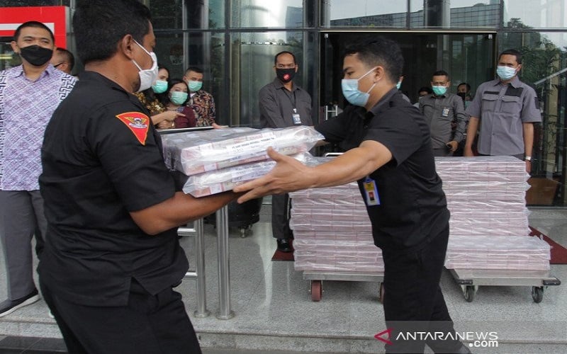 title Ini Wujud Uang Tunai Rp52,3 Miliar terkait Suap Edhy Prabowo yang Disita KPK Ini Wujud Uang Tunai Rp52,3 Miliar terkait Suap Edhy Prabowo yang Disita KPK