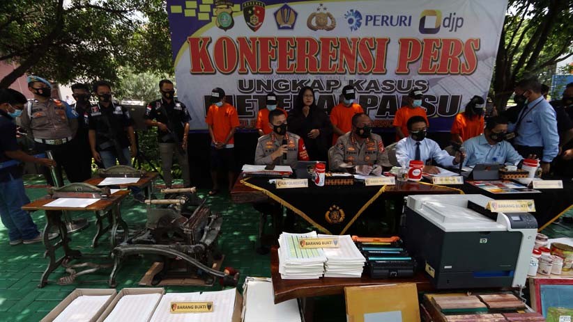 Penampakan Meterai Palsu Rp6.000 dan Rp10.000, Kerugian Negara Rp37 Miliar - Bagian 3