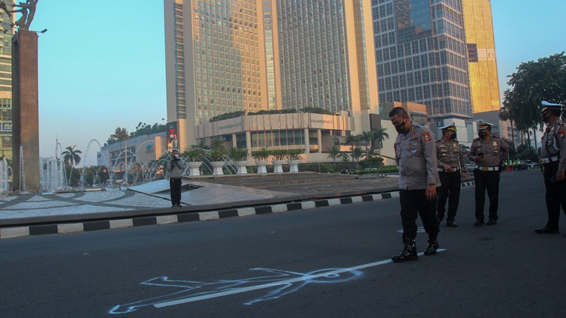 Olah TKP Mercy Tabrak Pengendara Sepeda, Polisi Libatkan Tim Analis Kecelakaan - Bagian 5
