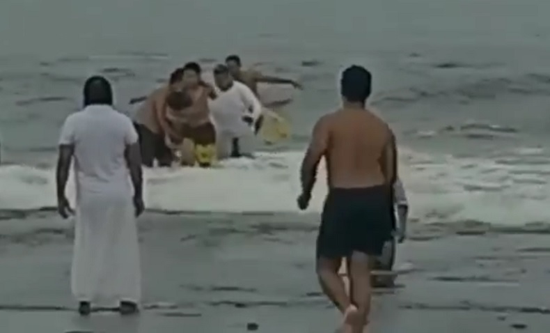 Melukat di Pantai, Warga Bali Nyaris Tewas Terseret Arus