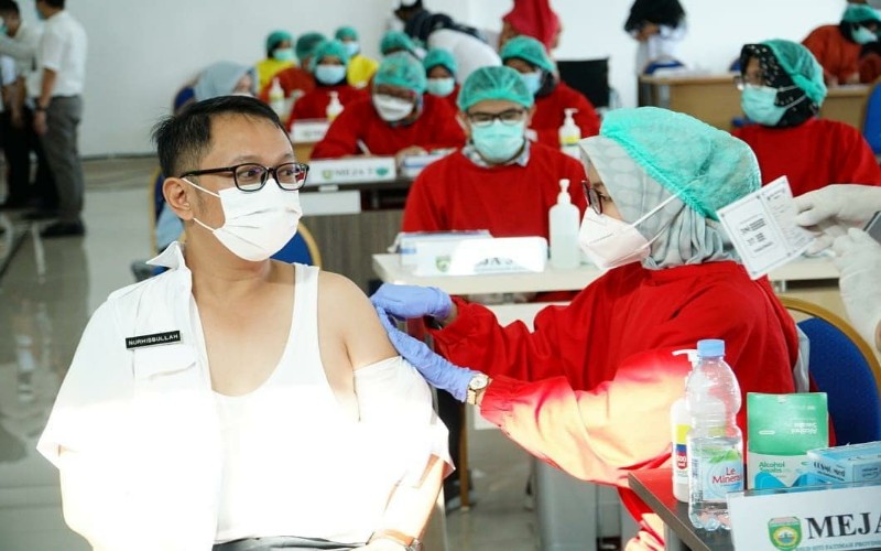 Percepat Sekolah Tatap Muka, Ribuan Guru di Sumsel Divaksin