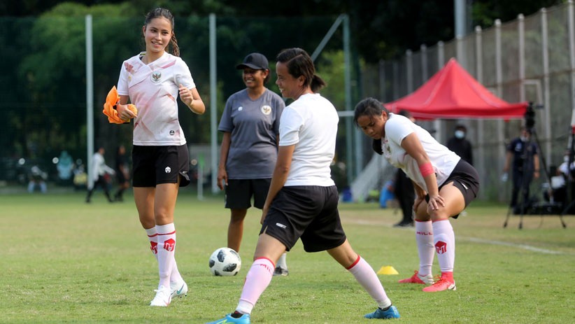 Gocekan Sabreena Dressler Bikin Gagal Fokus, Intip Permainannya saat Laga Uji Coba - Bagian 2