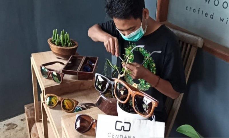 Keren, Produk Kacamata Berbahan Limbah Kayu asal Batang Tembus Pasar Eropa