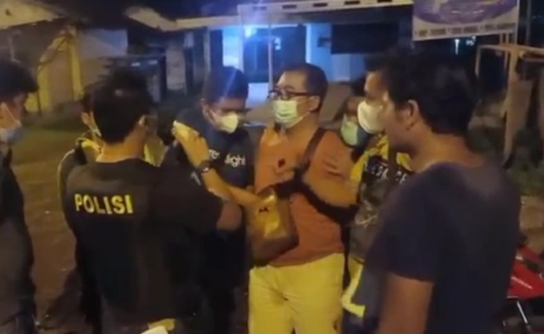 Transaksi Narkoba Depan Masjid, Pengedar Sabu di Jember Ditangkap Polisi 